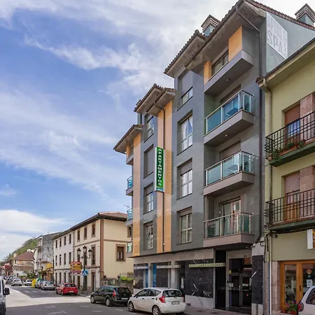 Apts Cueto 4a 2 Adultos 2 Ninos