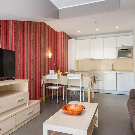 Apts Cueto 4a 2 Adultos 2 Ninos *